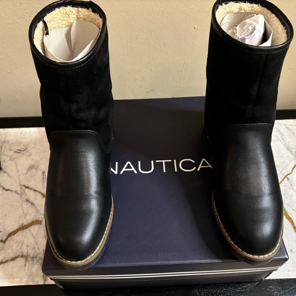 Black Nautica boots with faux fur/sherpa inside; very warm and comfortable - Picture 2 of 15
